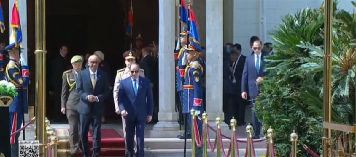 الرئيس السيسي يستقبل رئيس سنغافورة بقصر الاتحادية