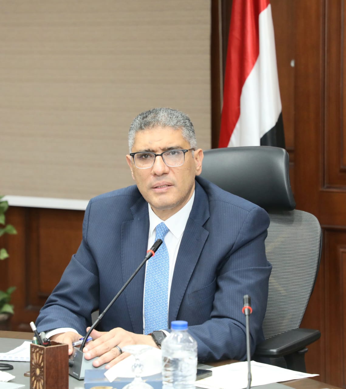 محافظ الجيزة يشدد على رؤساء الأحياء والمراكز ومدير الإدارات التعليمية بمتابعة انتظام الدراسة والعملية التعليمية