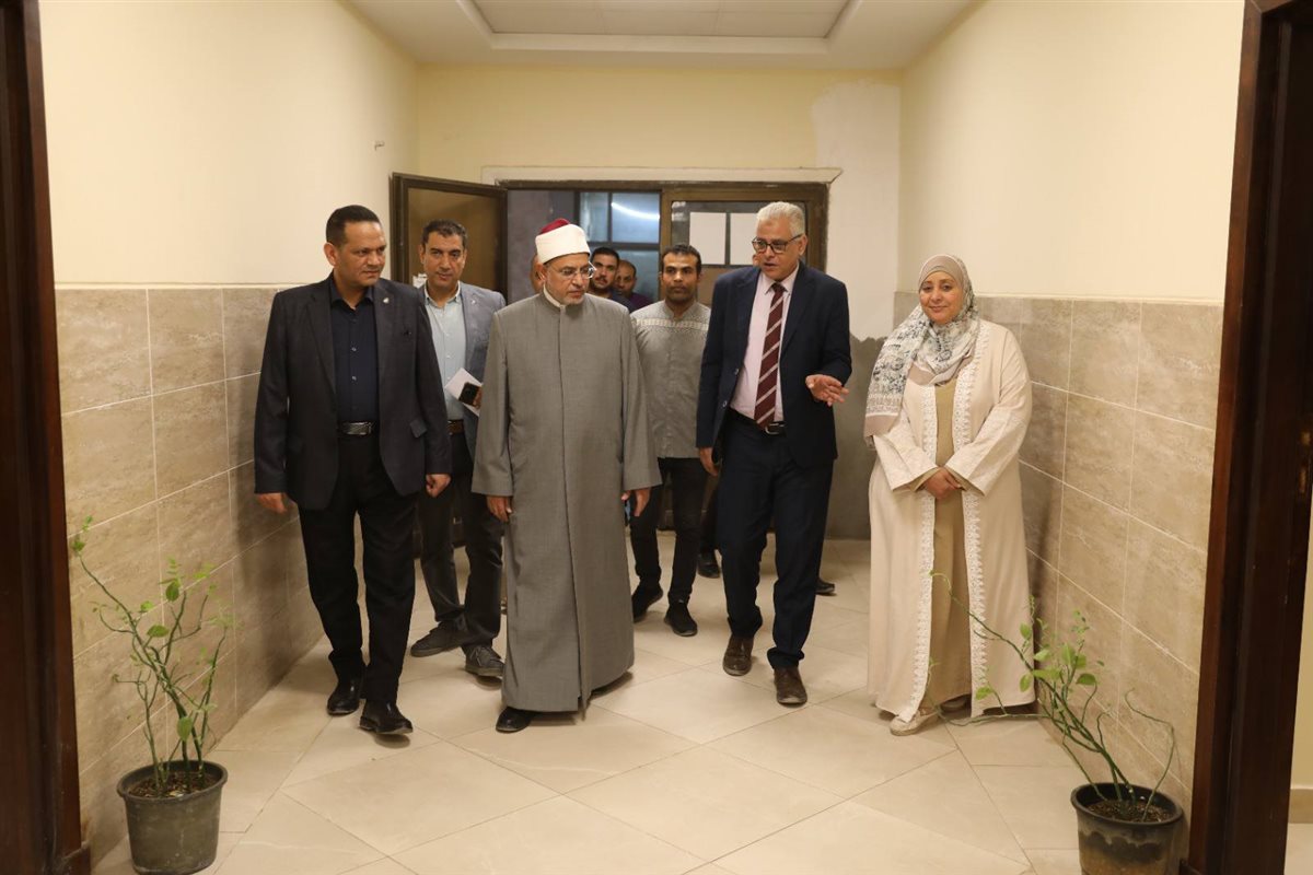 <strong>رئيس جامعة الأزهر ونائبه لشئون التعليم يتفقدان المدن الجامعية ويطمئنان على تسكين &nbsp;طلاب الحالات الخاصة</strong>