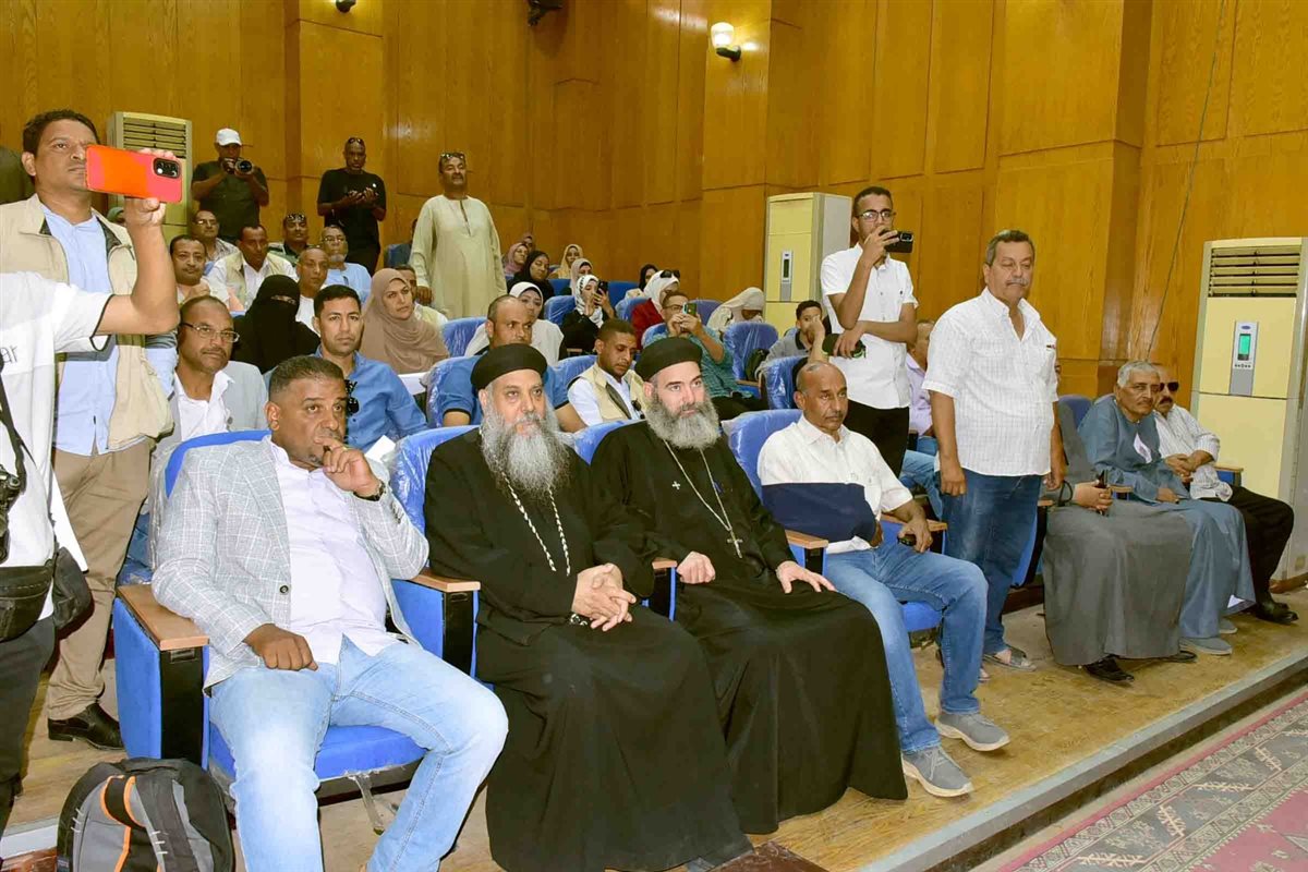 محافظ الأقصر يكرم فريق مشروع إعادة إحياء إسنا&nbsp;