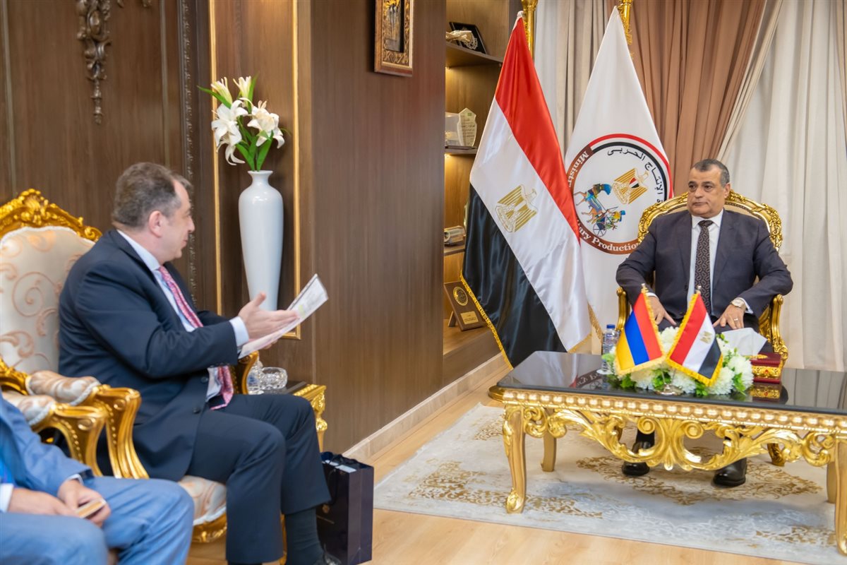 وزير الدولة للإنتاج الحربي يستقبل السفير الأرميني لبحث أوجه التعاون المشترك&nbsp;