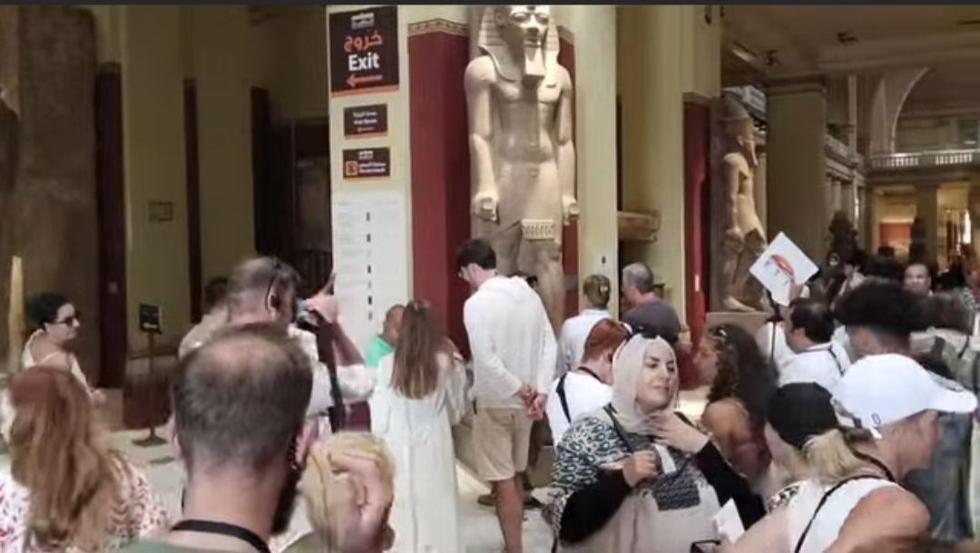 جانب من توافد الزائرين&nbsp;