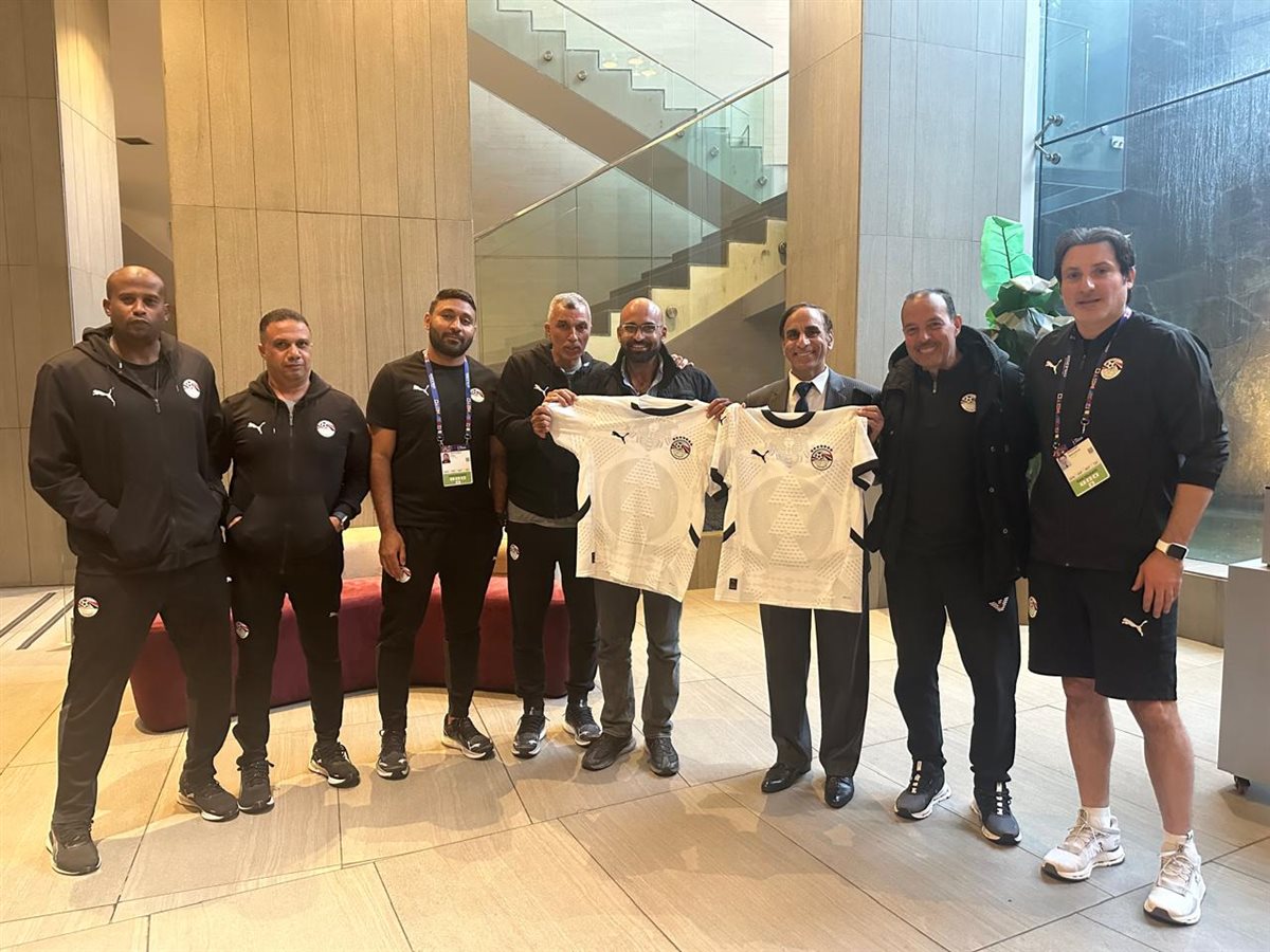 زيارة سفير مصر لبعثة منتخب الشباب في تشيلي