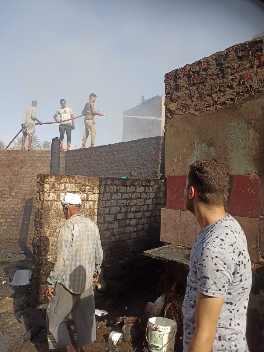 السيطرة على حريق في 5 أحواش
