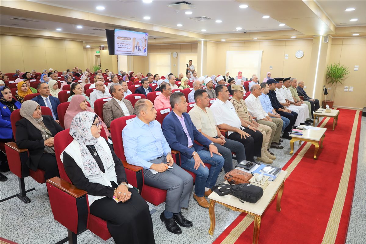 اللقاء الأسبوعي مع قيادات محافظة السويس&nbsp;