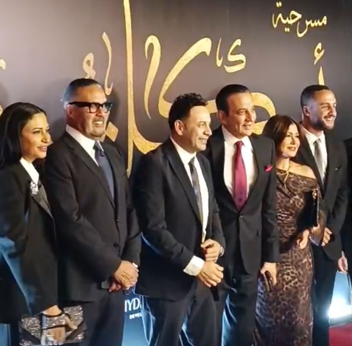 جمال العدل &nbsp;وطارق علام ومصطفى قمر صحبة نجله.. أول الحضور في افتتاح مسرحية أم كلثوم