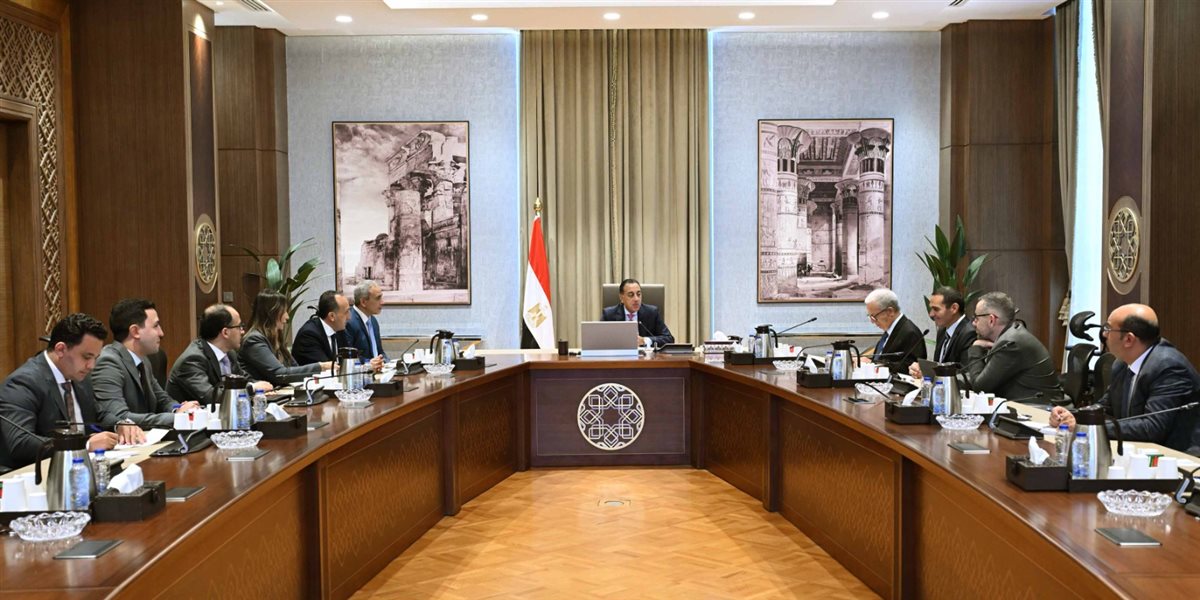 رئيس الوزراء يجتمع مع أعضاء اللجنة الاستشارية للاقتصاد الكلي<br>&nbsp;