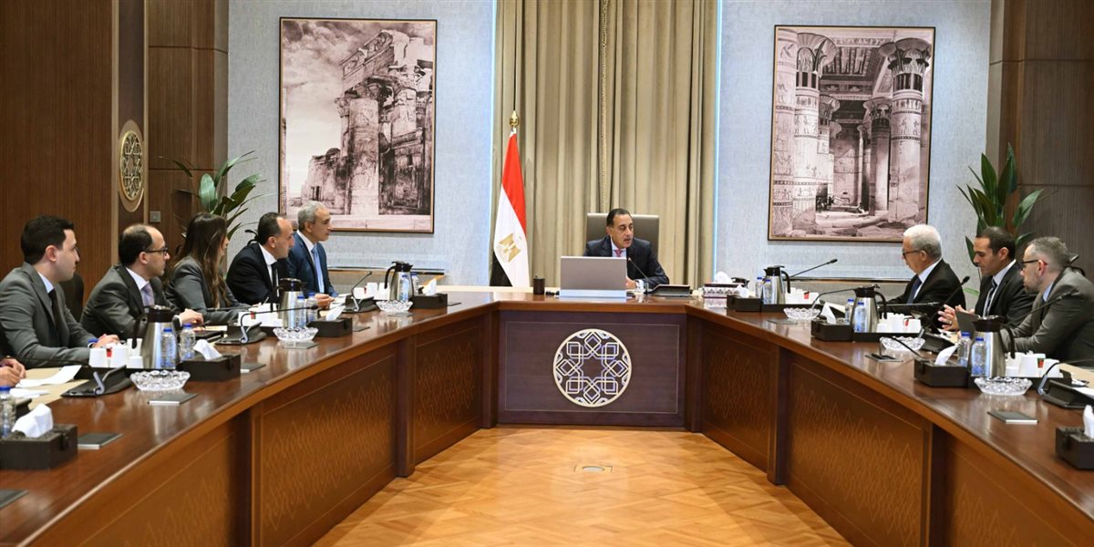 رئيس الوزراء يجتمع مع أعضاء اللجنة الاستشارية للاقتصاد الكلي<br>&nbsp;
