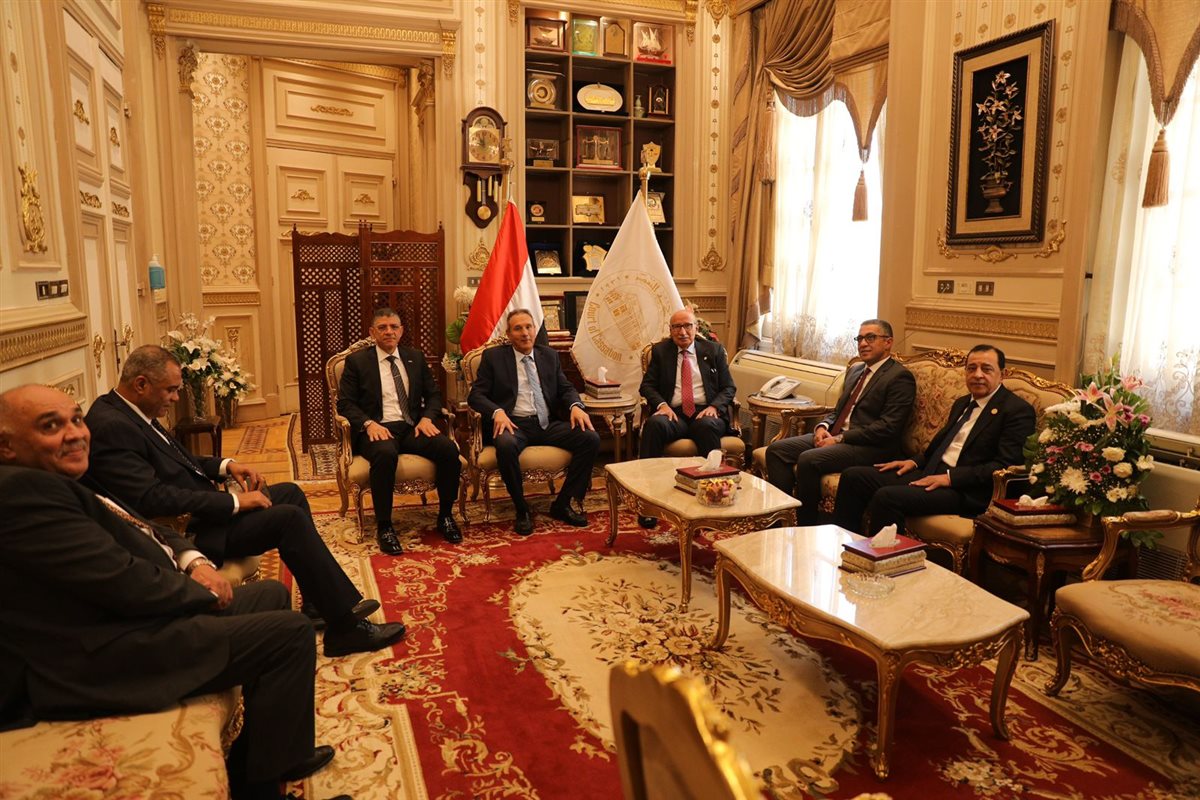 رئيس محكمة النقض يستقبل رئيس مجلس إدارة اتحاد بنوك مصر<br>&nbsp;