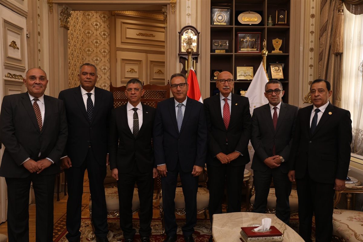 رئيس محكمة النقض يستقبل رئيس مجلس إدارة اتحاد بنوك مصر<br>&nbsp;