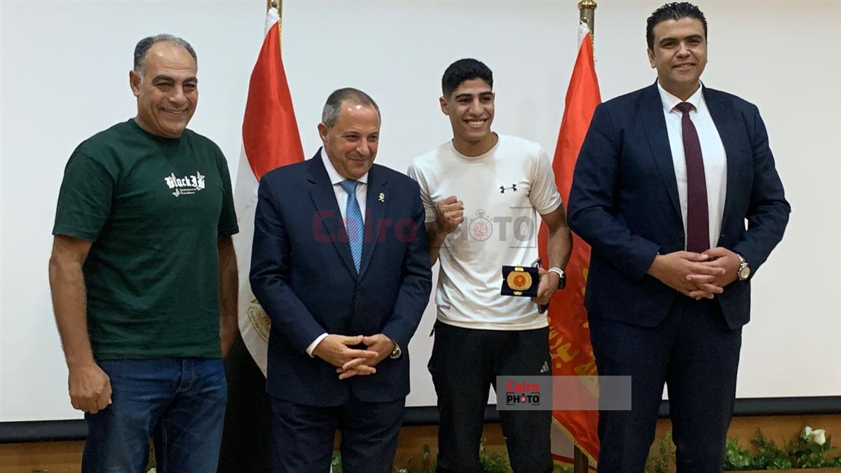 تكريم اللاعب كريم الريس 