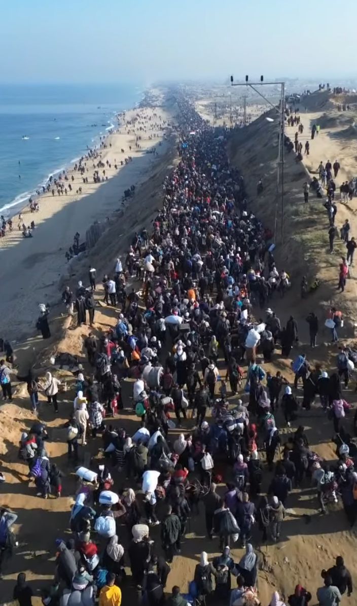 أهالي غزة بطريق الرشيد&nbsp;
