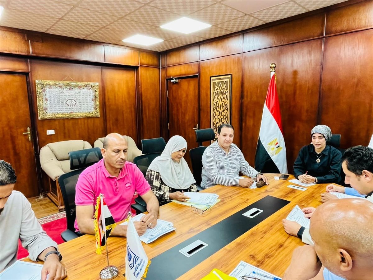 رئيس جامعة الأقصر تتابع إجراءات تسكين الطلاب&nbsp;