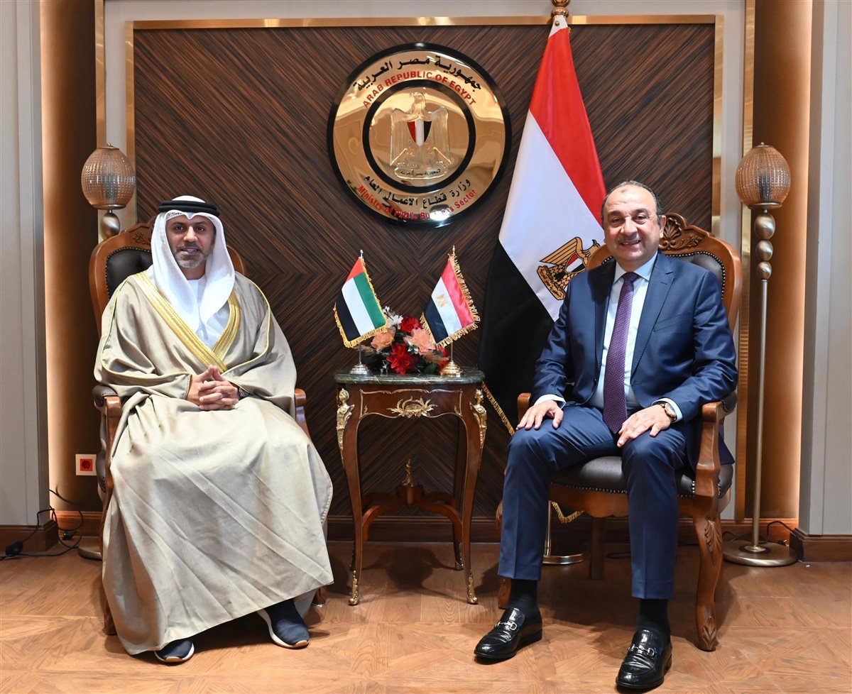 وزير قطاع الأعمال مع سفير الإمارات بالقاهرة&nbsp;