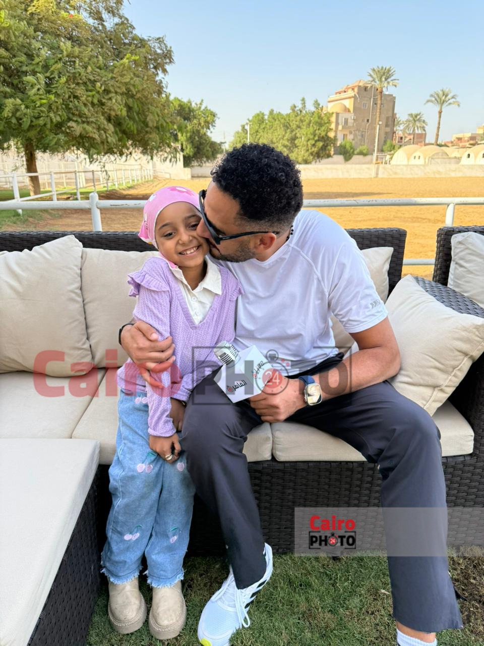 حقق حلمها.. عصام السقا يستجيب لـ طلب الصغيرة ليلى محاربة السرطان بعد طلبها عبر القاهرة&nbsp;