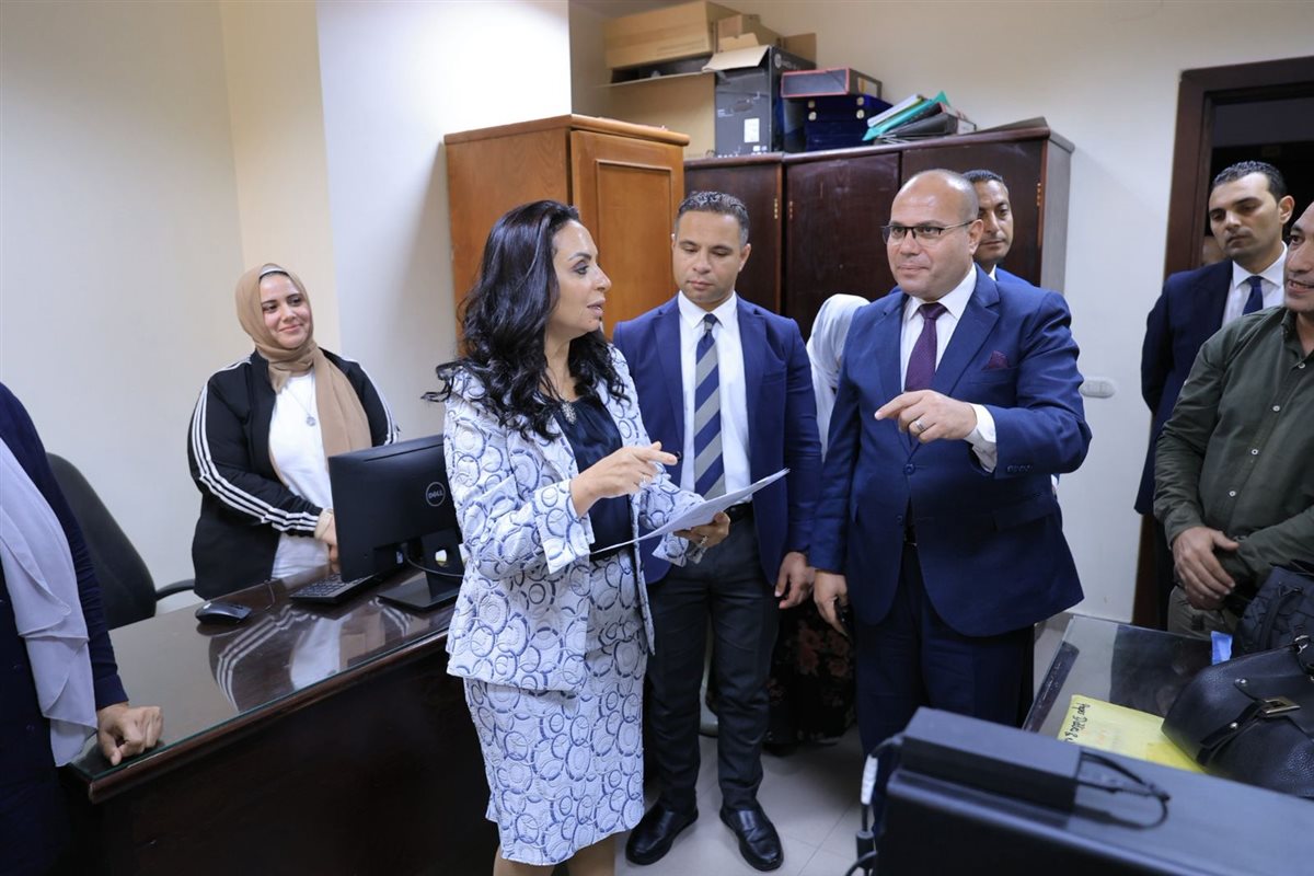 وزيرة التضامن تشهد إجراءات تسليم الأطفال لأسر بديلة كافلة<br>&nbsp;