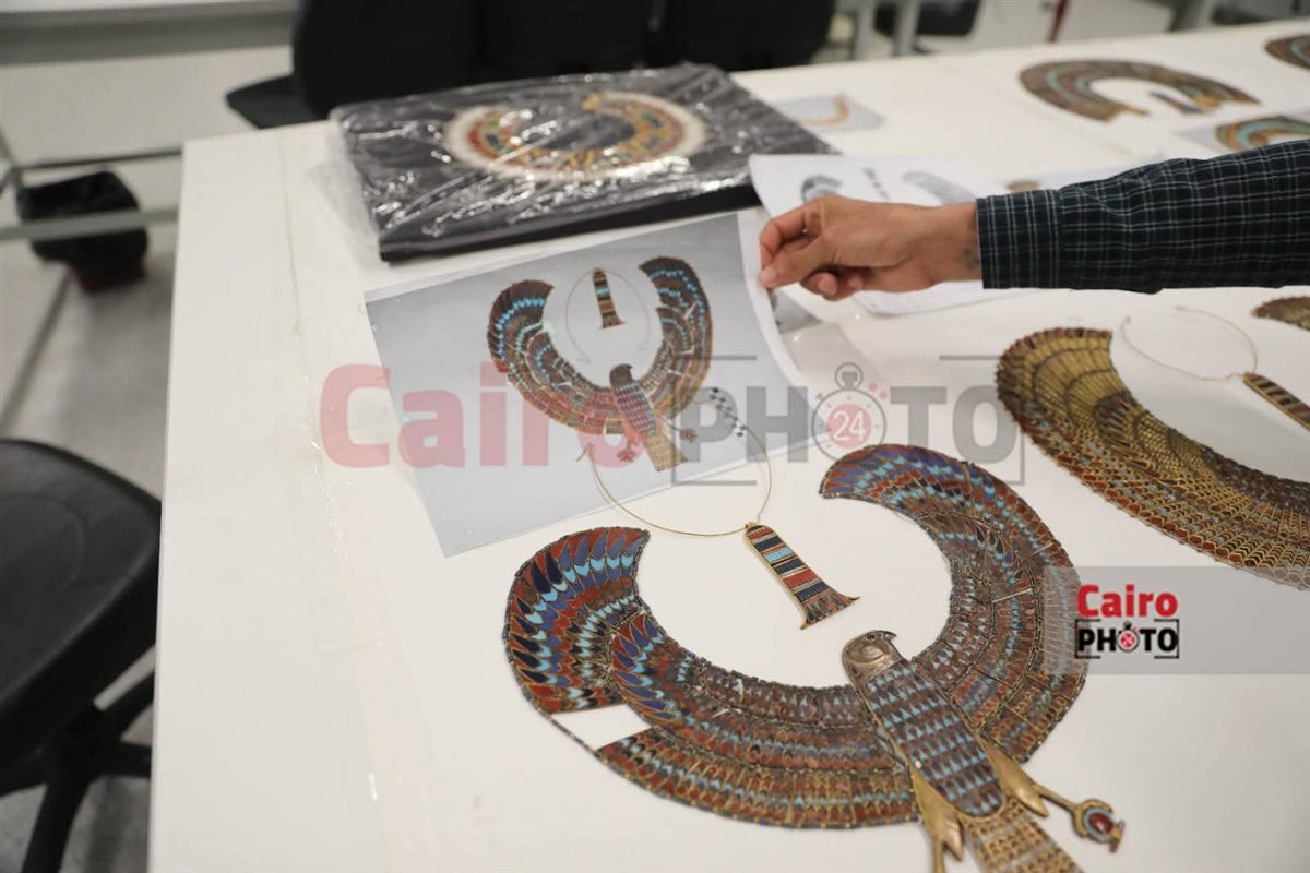 قلادة ذهبية للملك توت عنخ آمون&nbsp;