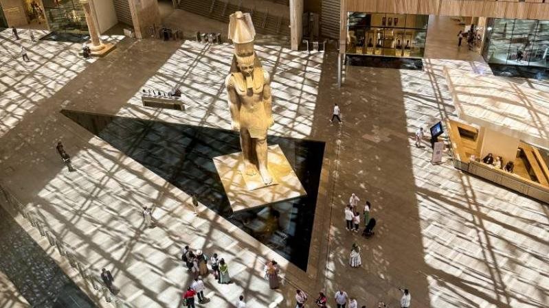 عنوان المتحف المصري الكبير