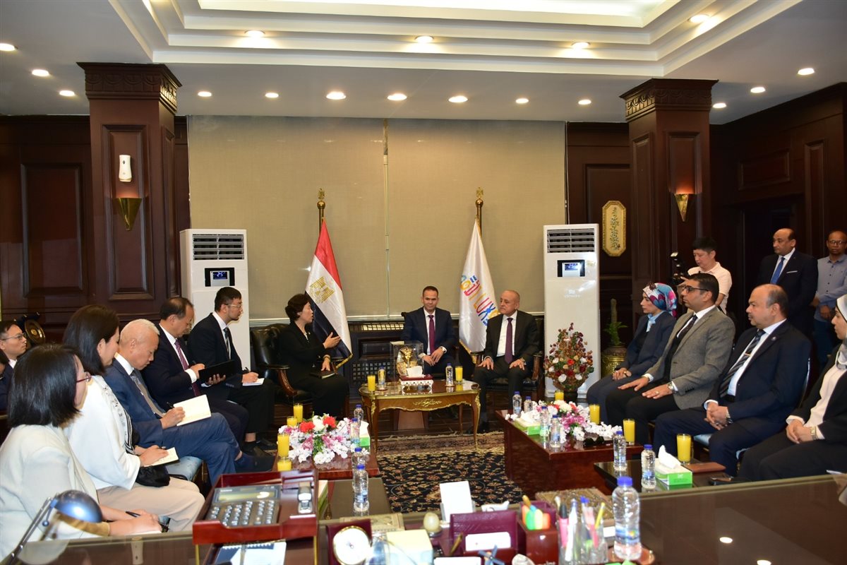 محافظ الأقصر يستقبل وفد سيشوان الصيني&nbsp;