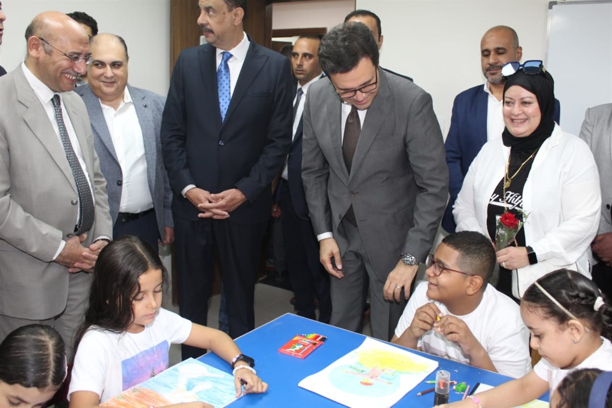 الافتتاح