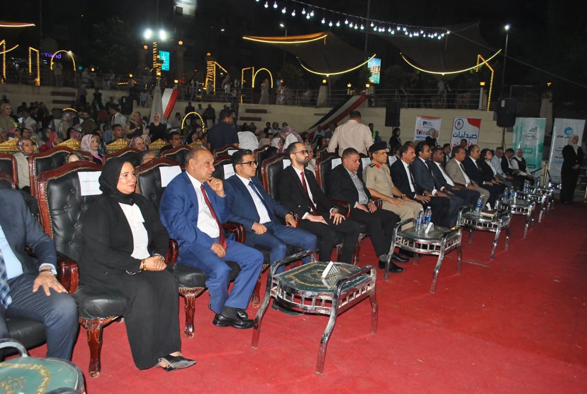 محافظ سوهاج يُكرّم 400 من الكوادر الطبية والإدارية تقديرًا لجهودهم المتميزة&nbsp;