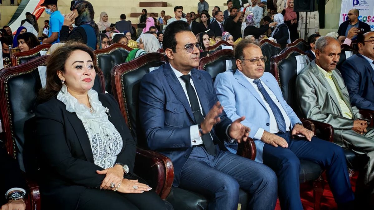 محافظ سوهاج يُكرّم 400 من الكوادر الطبية والإدارية تقديرًا لجهودهم المتميزة&nbsp;
