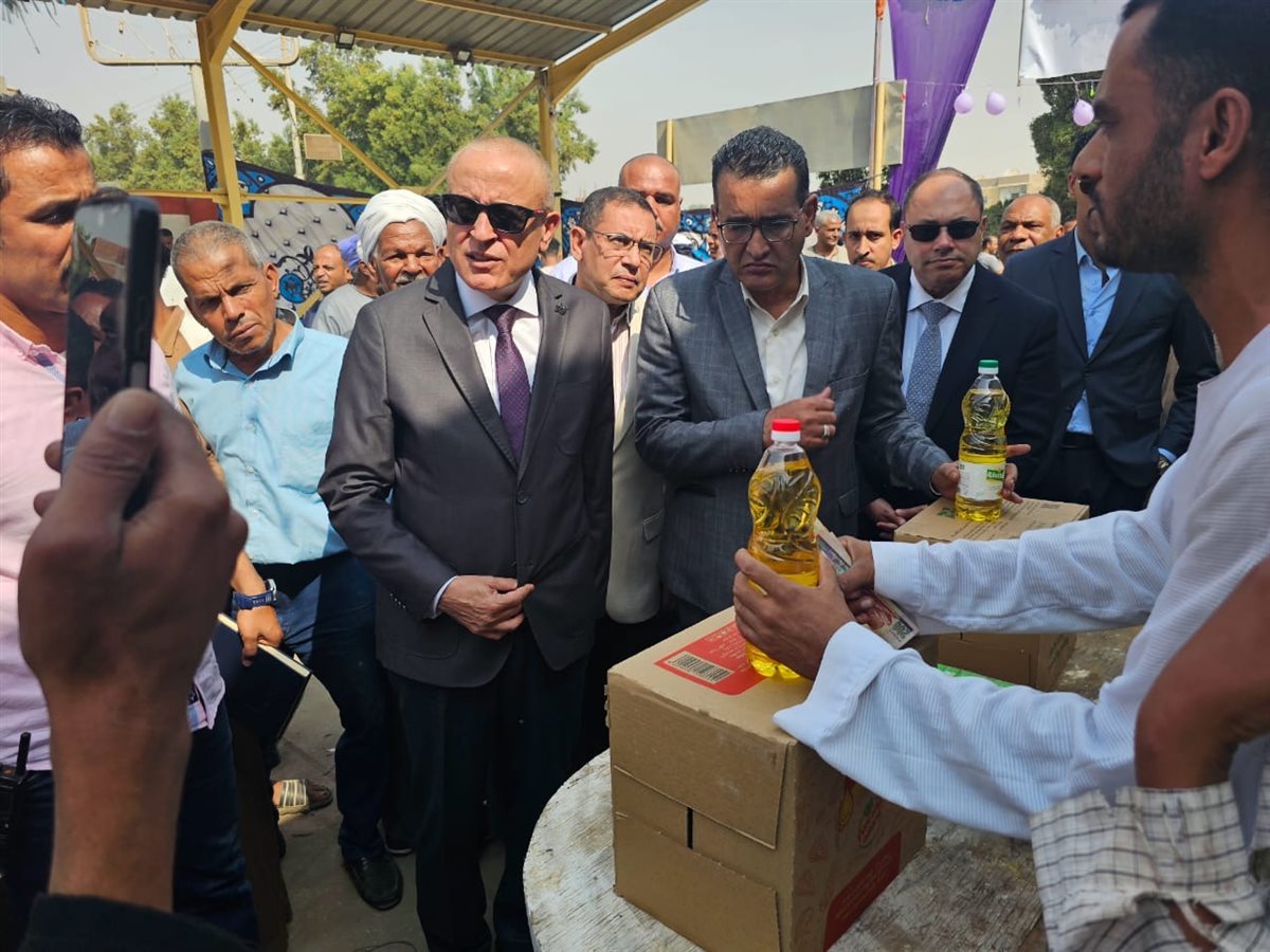 محافظ الأقصر يفتتح سوق اليوم الواحد بالشغل بإسنا&nbsp;
