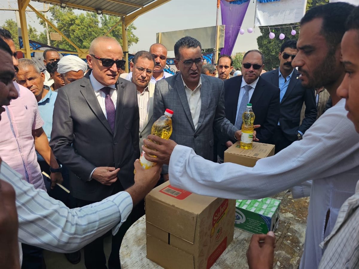 محافظ الأقصر يفتتح سوق اليوم الواحد بالشغل بإسنا&nbsp;