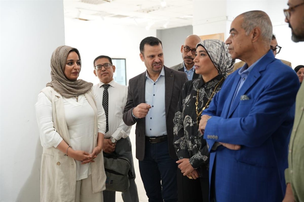 رئيس جامعة الاقصر تفتتح معارض الجامعة&nbsp;