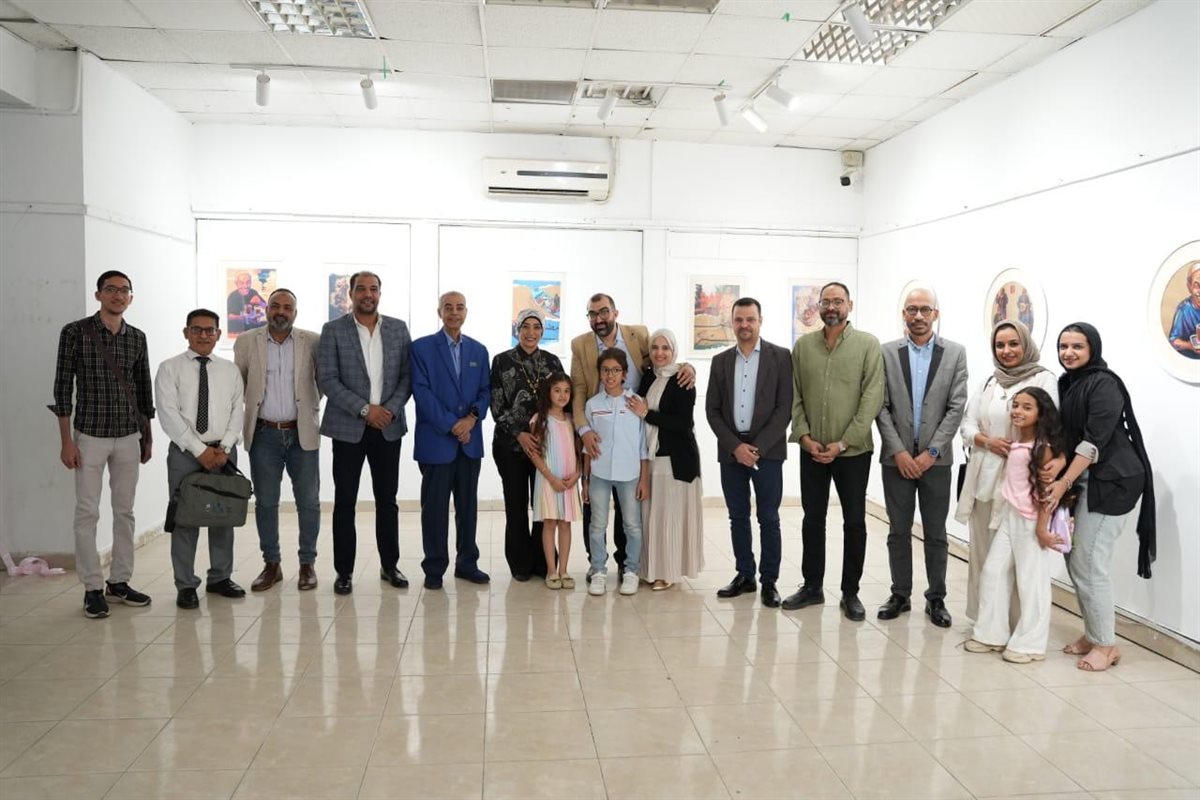 رئيس جامعة الاقصر تفتتح معارض الجامعة&nbsp;