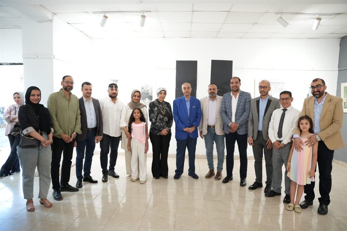 رئيس جامعة الاقصر تفتتح معارض الجامعة&nbsp;
