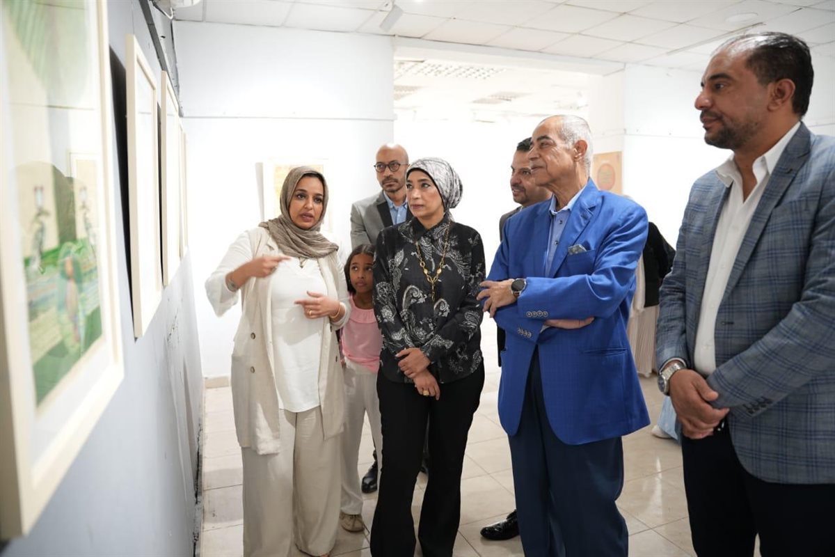 رئيس جامعة الاقصر تفتتح معارض الجامعة&nbsp;