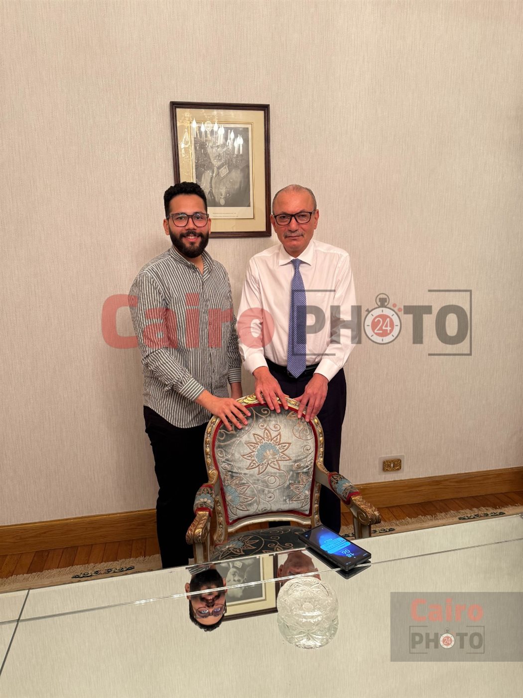 &nbsp;السفير التركي صالح موطلو شن مع الطفلة ليلى محاربة السرطان&nbsp;