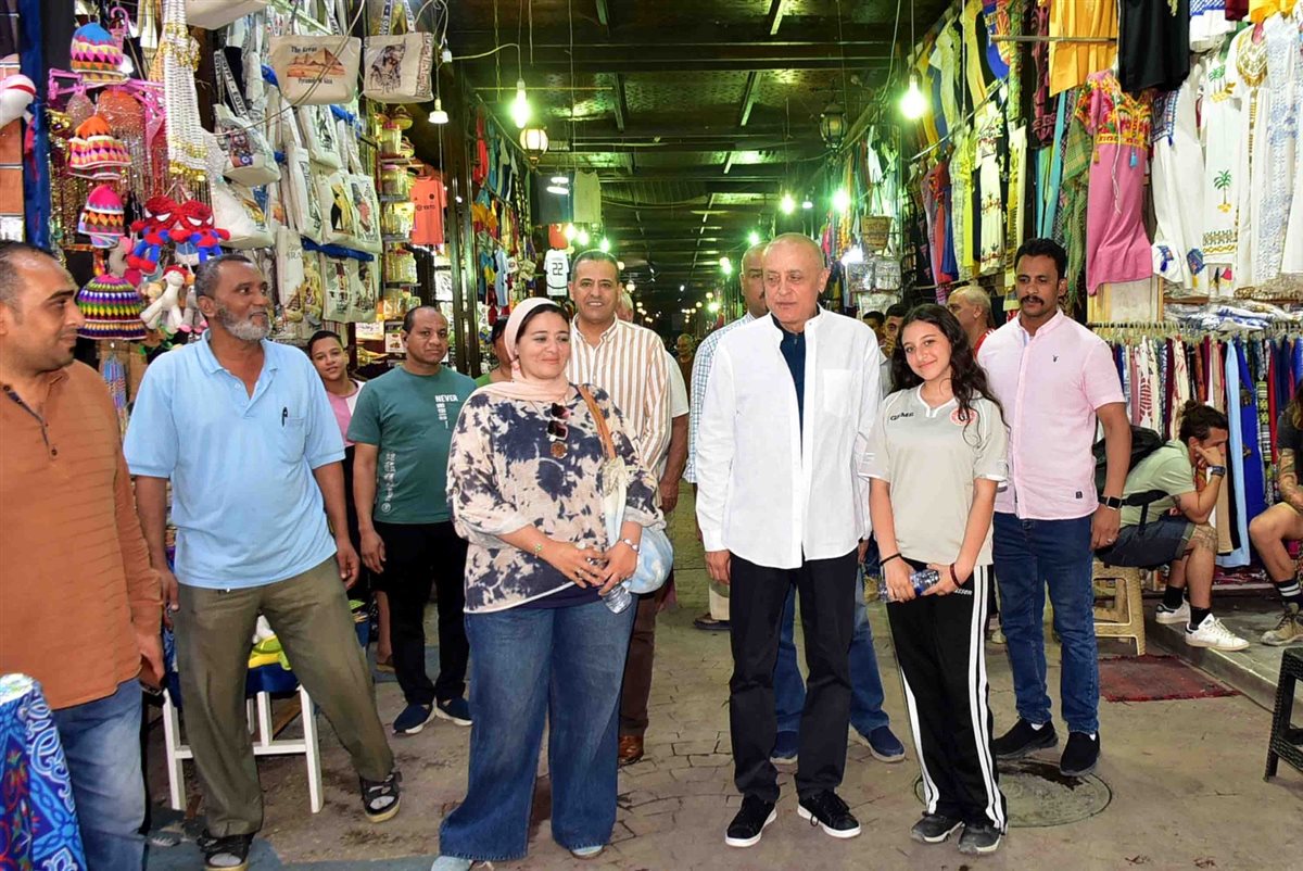 جولة ليلية بالسوق السياحي لمحافظ الأقصر&nbsp;