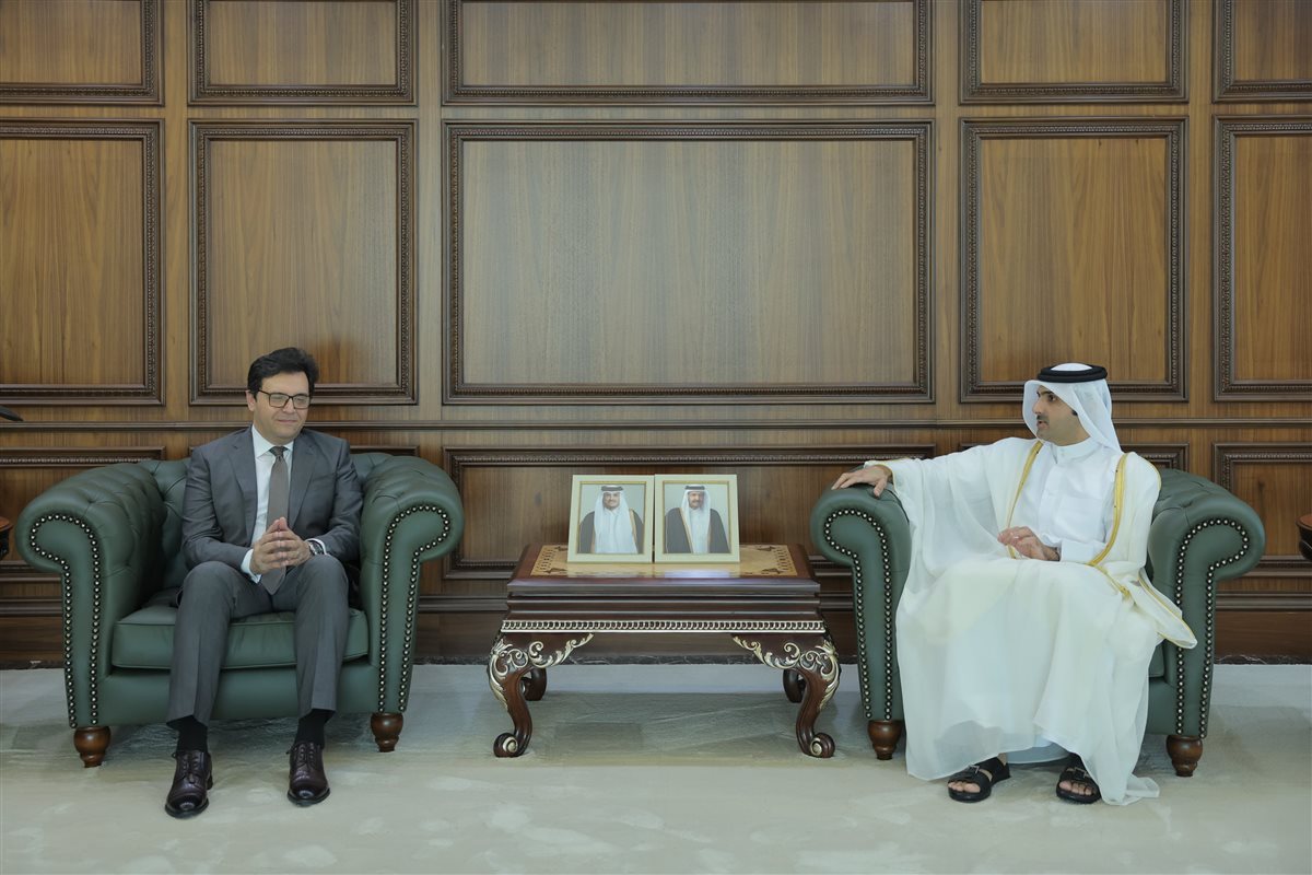 اللقاء