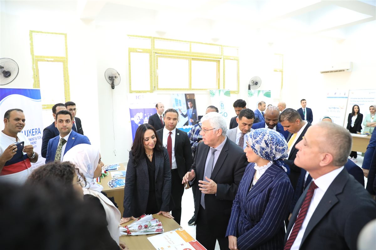 الوزراء يتفقدون جامعة الأقصر الأهلية&nbsp;