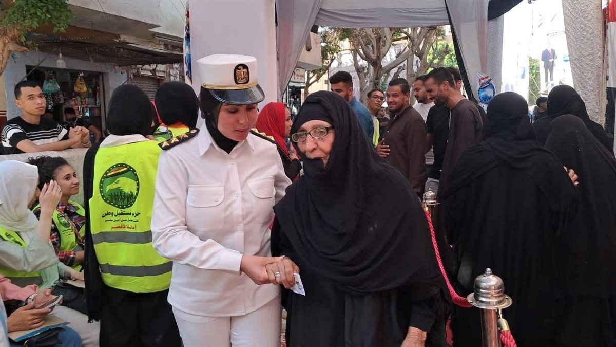 ترحيب لافت بالشرطة النسائية بالأقصر&nbsp;