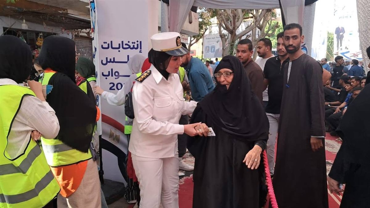 ترحيب لافت بالشرطة النسائية بالأقصر&nbsp;