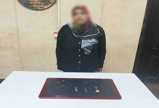 المتهمة بسرقة مشغولات ذهبية&nbsp;