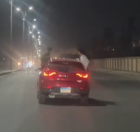 &nbsp;لاستعراض بعض الشباب بالسيارات