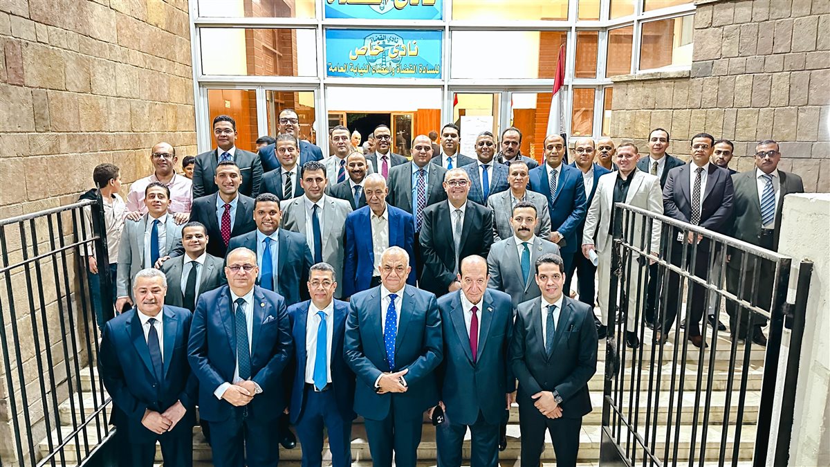 قائمة العادلي أثناء زيارة نادي قضاة سوهاج &nbsp;وقنا استعدادا للانتخابات
