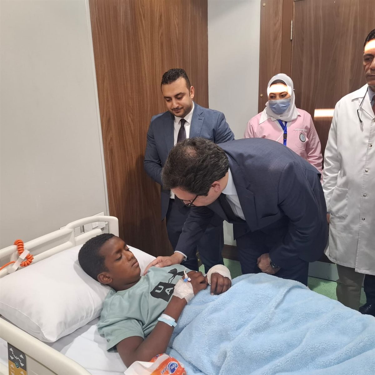 الوزير يطمئن على الطلاب&nbsp;