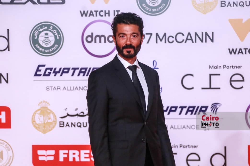 &nbsp;النجوم يتألقون على ريد كاربت فيلم المهاجر بمهرجان القاهرة السينمائي