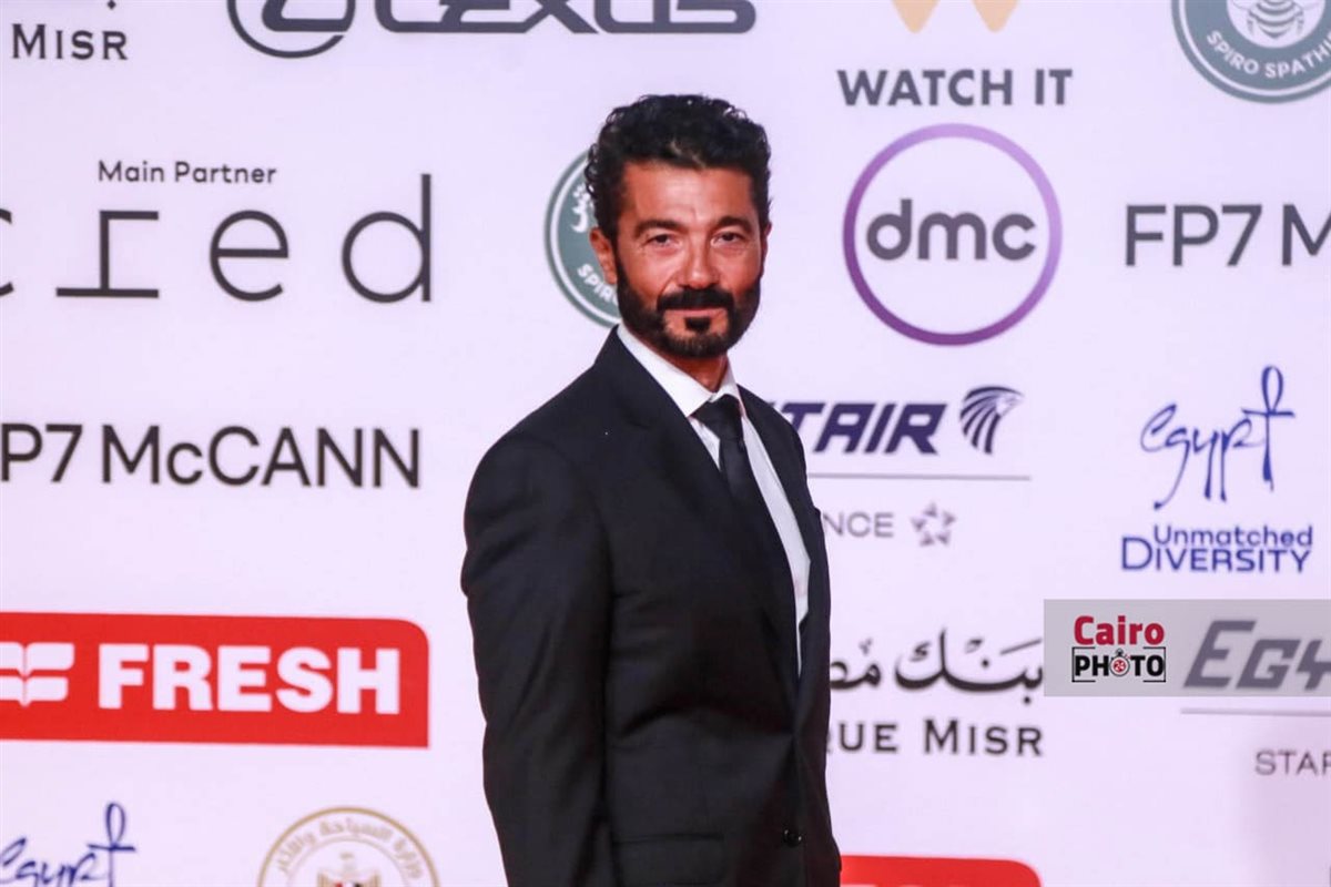 &nbsp;النجوم يتألقون على ريد كاربت فيلم المهاجر بمهرجان القاهرة السينمائي