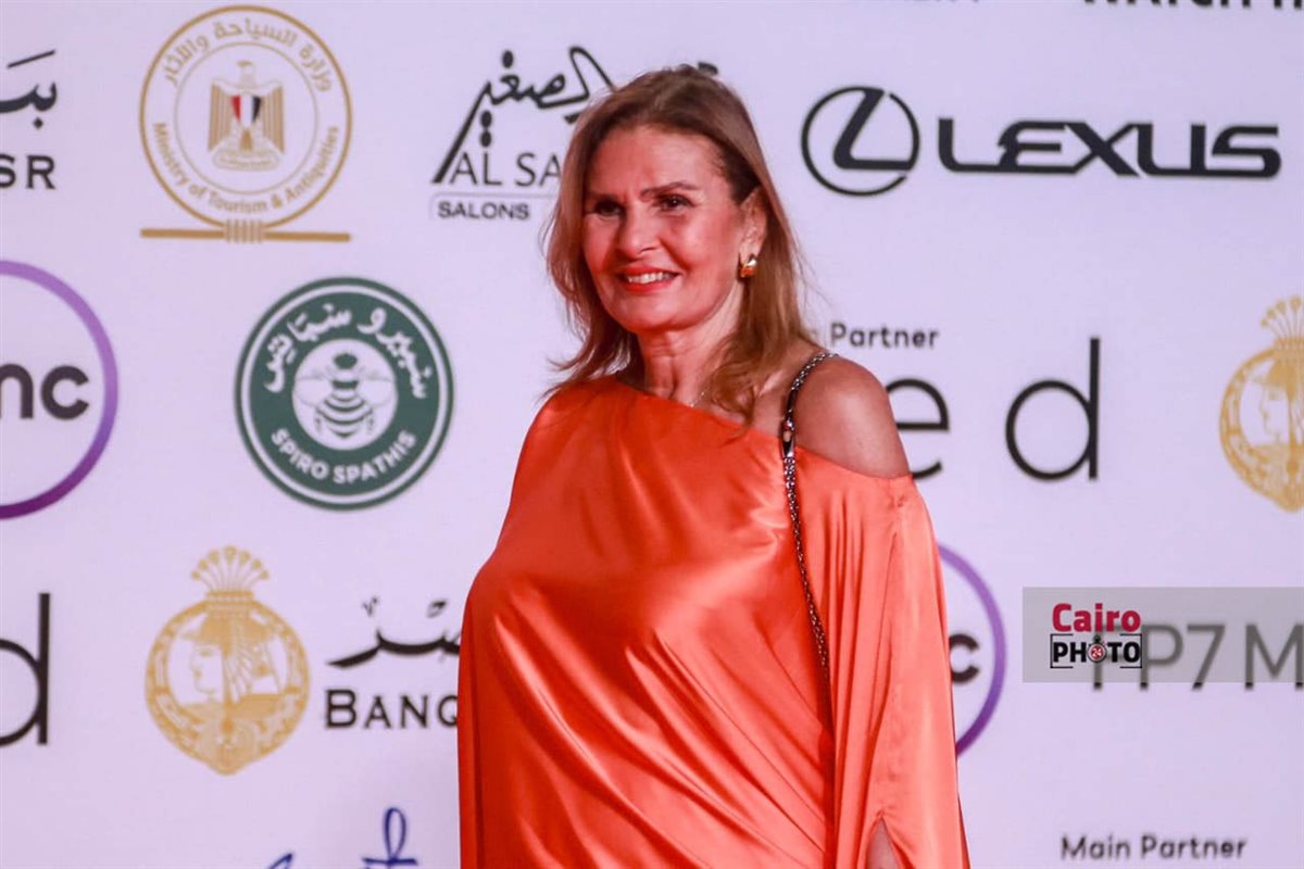 &nbsp;النجوم يتألقون على ريد كاربت فيلم المهاجر بمهرجان القاهرة السينمائي