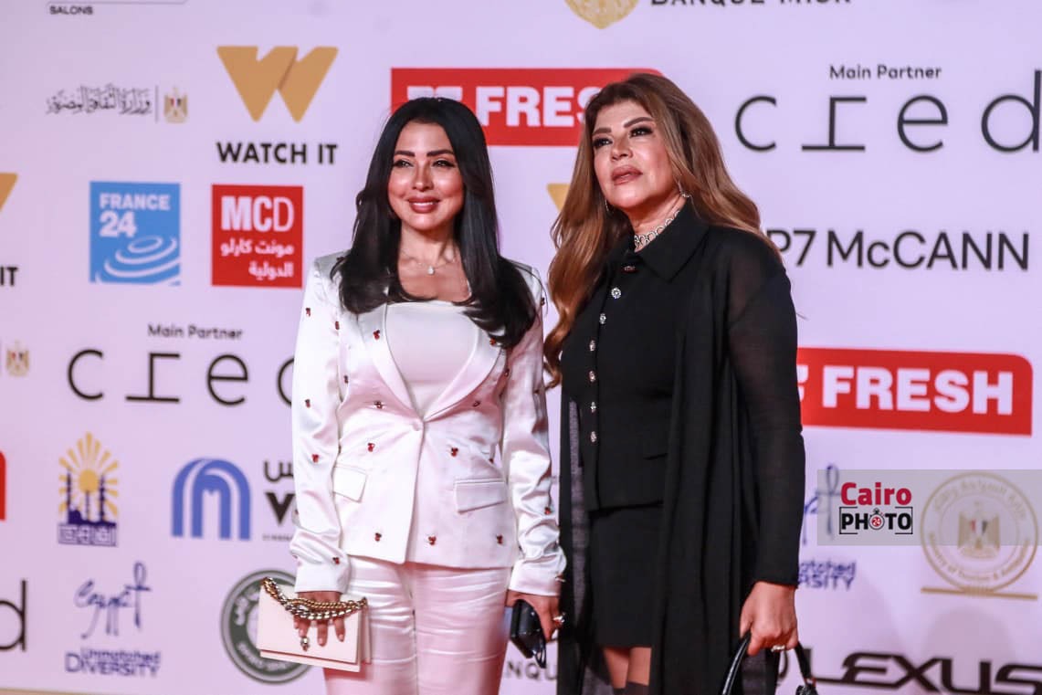 &nbsp;النجوم يتألقون على ريد كاربت فيلم المهاجر بمهرجان القاهرة السينمائي