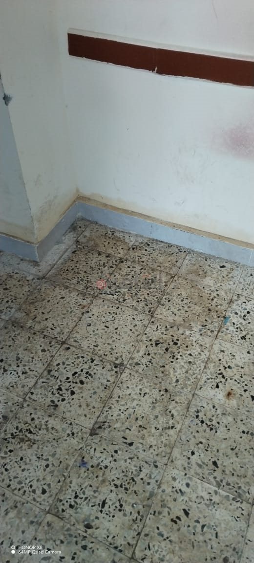 &nbsp;أولياء الأمور يحتجون أمام مدرسة الأبطال المتميزة بالشروق بسبب مشاكل المباني الجديدة