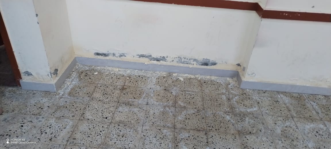 &nbsp;أولياء الأمور يحتجون أمام مدرسة الأبطال المتميزة بالشروق بسبب مشاكل المباني الجديدة