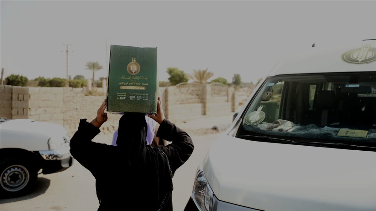 بيت الزكاة يوزع عشرات الآلاف البطاطين والألحفة والمواد الغذائية بمحافظات مدن القناة&nbsp;