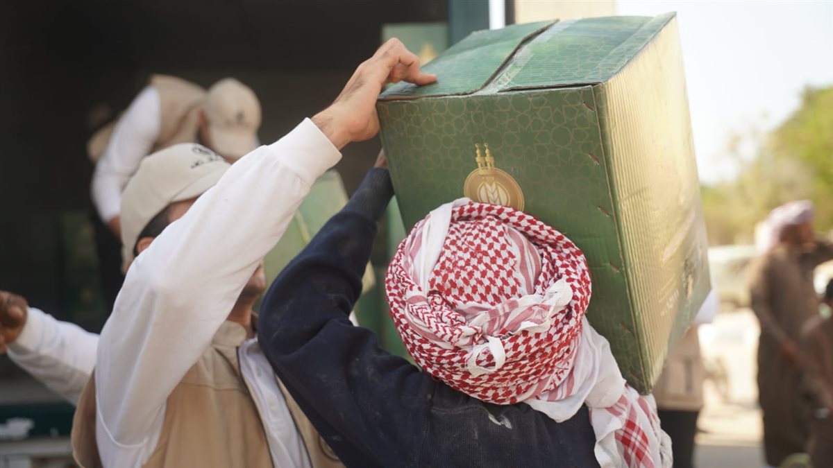 بيت الزكاة يوزع عشرات الآلاف البطاطين والألحفة والمواد الغذائية بمحافظات مدن القناة&nbsp;
